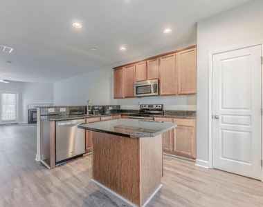 713 Samuel Cary Drive - Photo Thumbnail 16