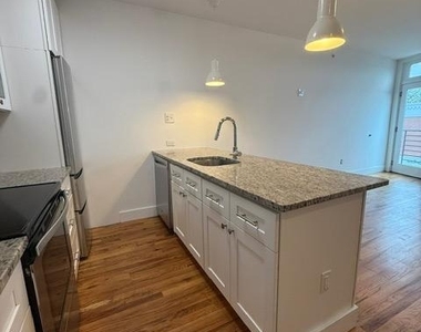 6229 Germantown Avenue - Photo Thumbnail 2