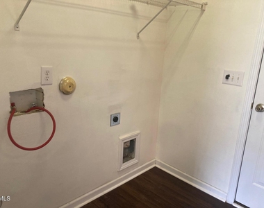 4457 Snowcrest Lane - Photo Thumbnail 6