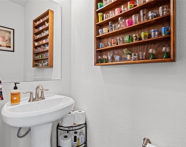 3202 Betony St - Photo Thumbnail 14