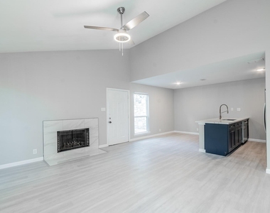 915 Sirocco Dr - Photo Thumbnail 14
