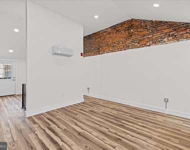 1222 Chancellor Street - Photo Thumbnail 6