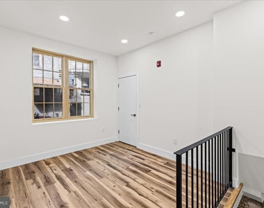 1222 Chancellor Street - Photo Thumbnail 3