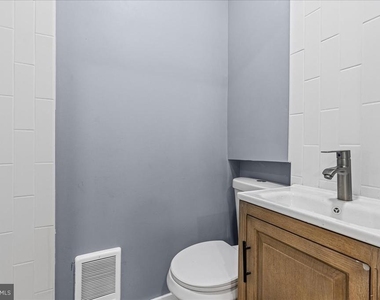 1222 Chancellor Street - Photo Thumbnail 4