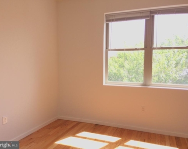 1823 N 17th Street - Photo Thumbnail 3
