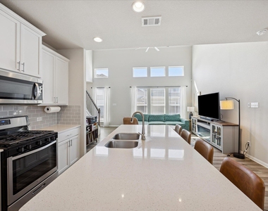 12000 Corsicana Trl - Photo Thumbnail 9