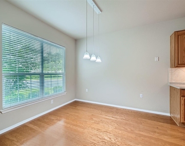 120 Muir Ct - Photo Thumbnail 9