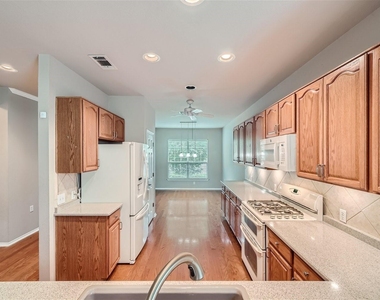 120 Muir Ct - Photo Thumbnail 13