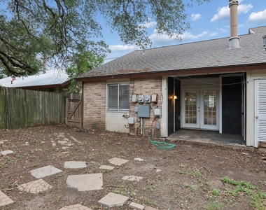 6803 Woodhue Dr - Photo Thumbnail 14