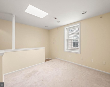 1027 N 4th Street - Photo Thumbnail 10