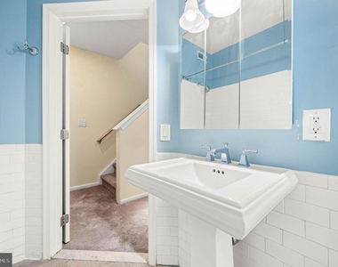 1027 N 4th Street - Photo Thumbnail 6