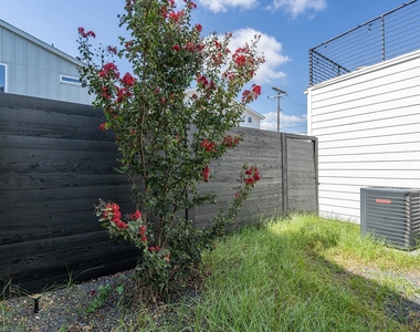 1419 Montopolis Dr - Photo Thumbnail 22