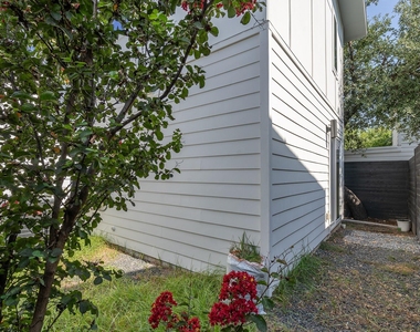 1419 Montopolis Dr - Photo Thumbnail 23