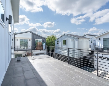 1419 Montopolis Dr - Photo Thumbnail 21