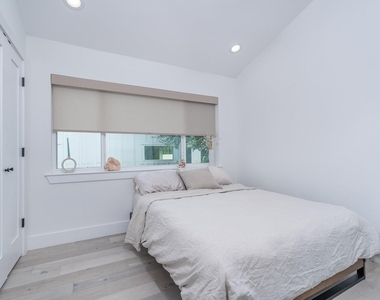 1419 Montopolis Dr - Photo Thumbnail 16