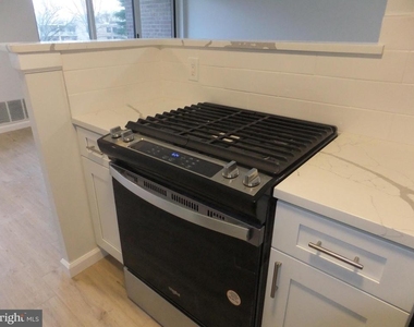 1640 Oakwood Drive - Photo Thumbnail 14