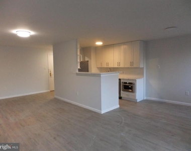 1640 Oakwood Drive - Photo Thumbnail 3