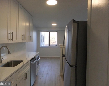 1640 Oakwood Drive - Photo Thumbnail 7