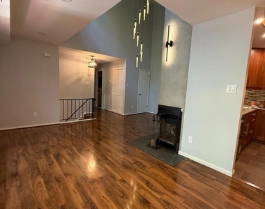 46 Woodbine Court - Photo Thumbnail 5
