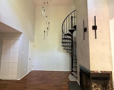 46 Woodbine Court - Photo Thumbnail 3