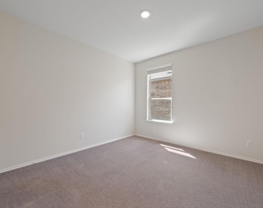 184 Gunther Way - Photo Thumbnail 13