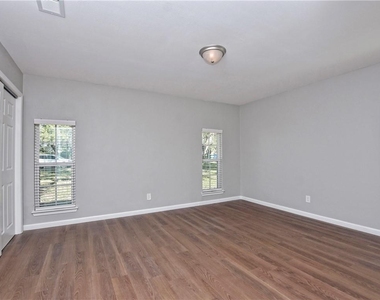 5205 Thunderbird St - Photo Thumbnail 18