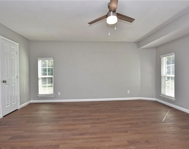 5205 Thunderbird St - Photo Thumbnail 10