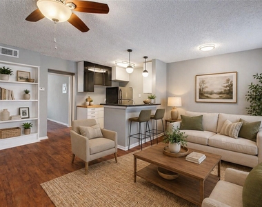 2401 Manor Rd - Photo Thumbnail 1