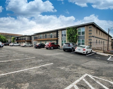 2401 Manor Rd - Photo Thumbnail 17