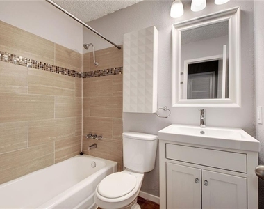 2401 Manor Rd - Photo Thumbnail 7