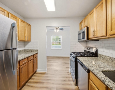 1207 Colony Court - Photo Thumbnail 4