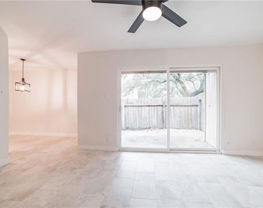2600 Penny Ln - Photo Thumbnail 2