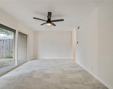 2600 Penny Ln - Photo Thumbnail 14