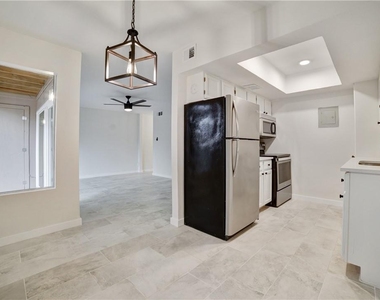 2600 Penny Ln - Photo Thumbnail 5