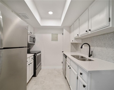2600 Penny Ln - Photo Thumbnail 6