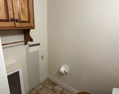 976 W Main Street - Photo Thumbnail 8