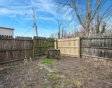 1110 Morton Avenue - Photo Thumbnail 10