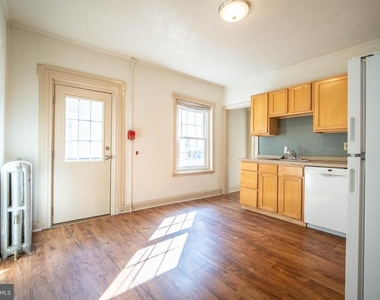 126 W Market - Photo Thumbnail 8