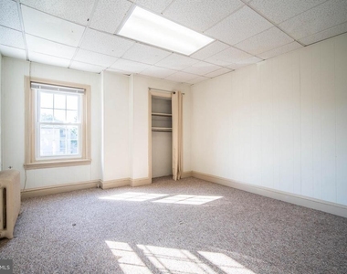 126 W Market - Photo Thumbnail 6