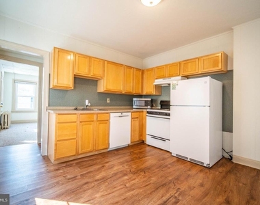 126 W Market - Photo Thumbnail 7