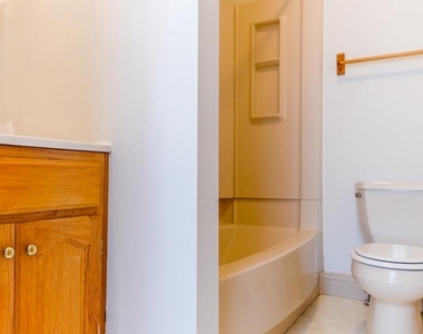 126 W Market Street - Photo Thumbnail 1