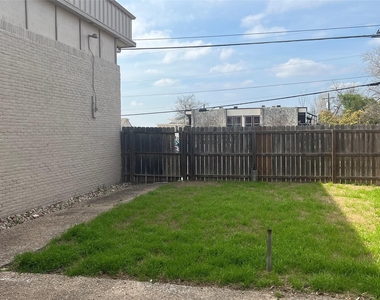 1820 Wooten Park Dr - Photo Thumbnail 16