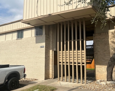 1820 Wooten Park Dr - Photo Thumbnail 3