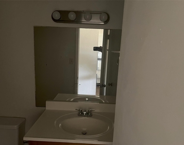 1820 Wooten Park Dr - Photo Thumbnail 8