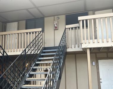 1820 Wooten Park Dr - Photo Thumbnail 13