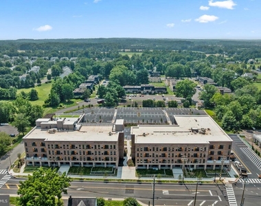144 N.main St - Photo Thumbnail 1
