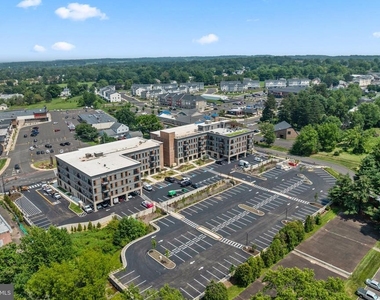 144 N.main St - Photo Thumbnail 8
