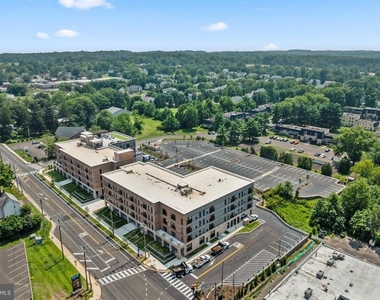 144 N.main St - Photo Thumbnail 7