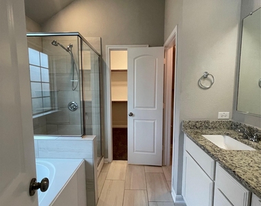 8113 Northgate Loop - Photo Thumbnail 18