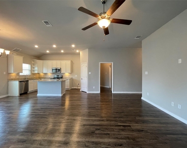 8113 Northgate Loop - Photo Thumbnail 11